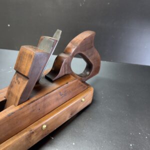 Rabot ancien restauré et affûté.