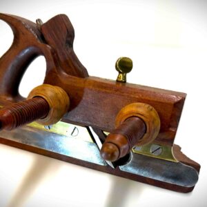 Rabot ancien restauré et affûté. (Copie)