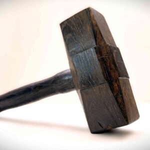 Maillet ébonisé noir en chêne Moljnir