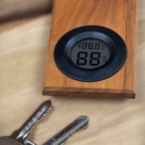Thermomètre, hygromètre support en merisier. Attache murale.